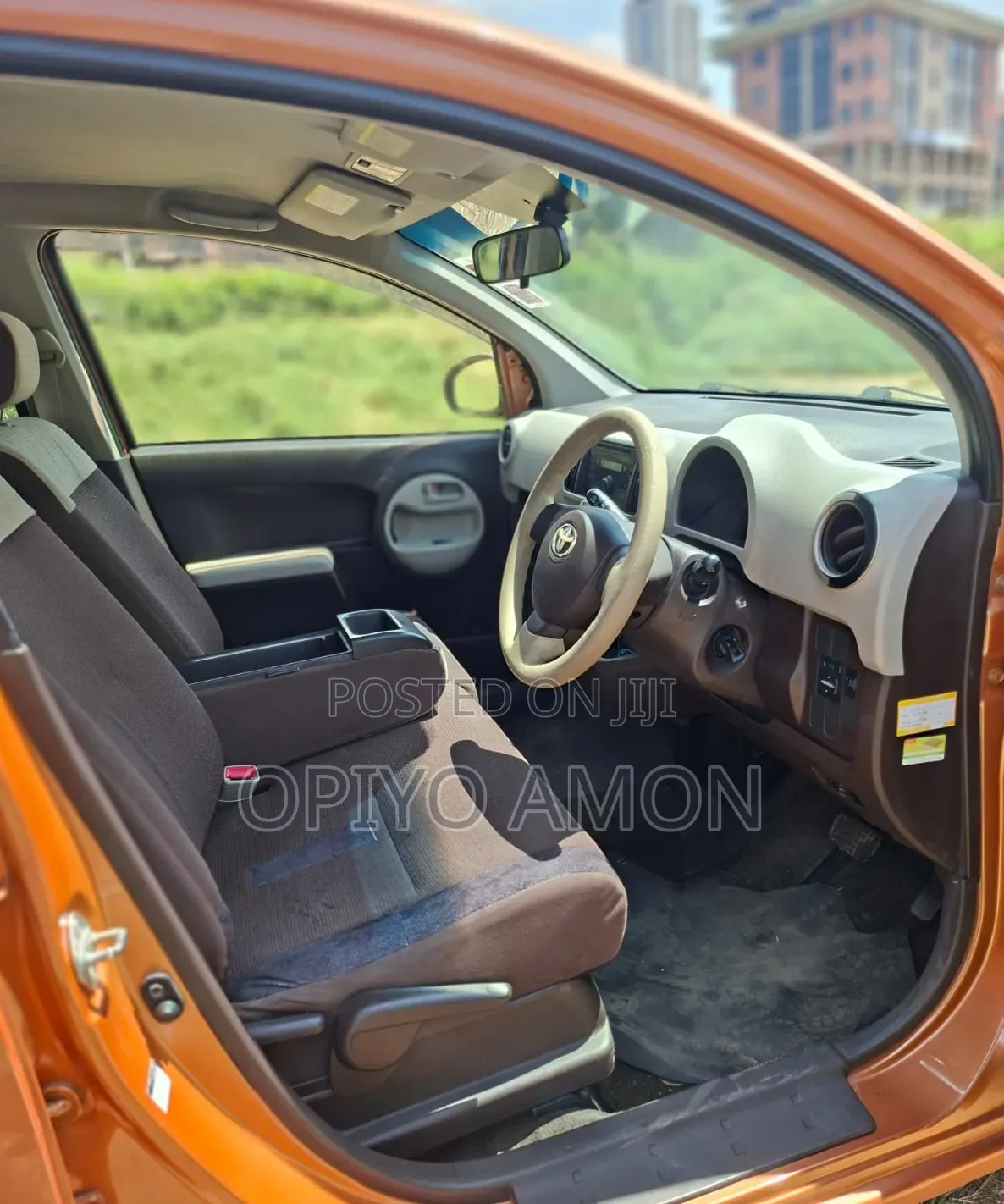 Toyota Passo 2012 Orange