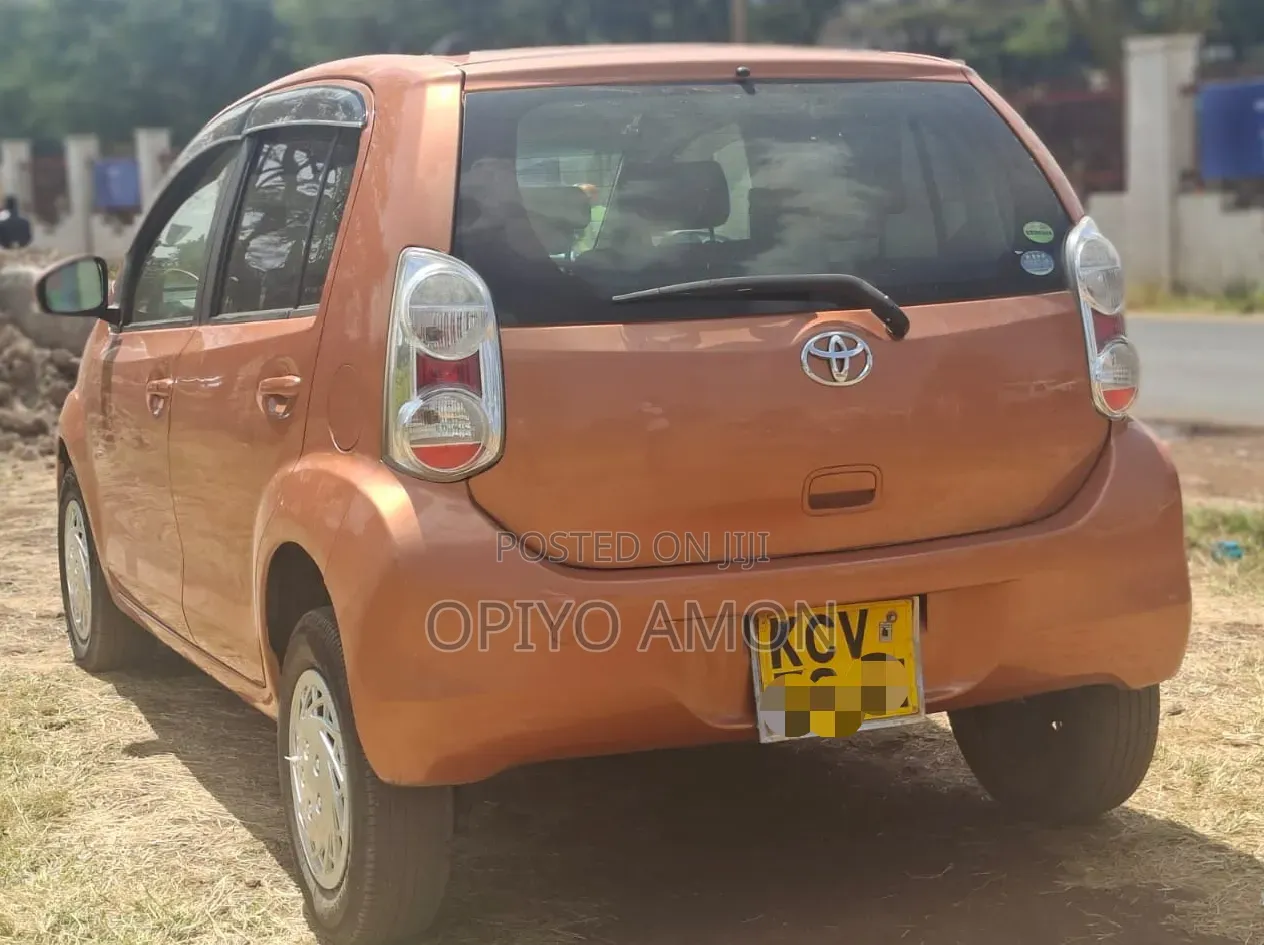 Toyota Passo 2012 Orange