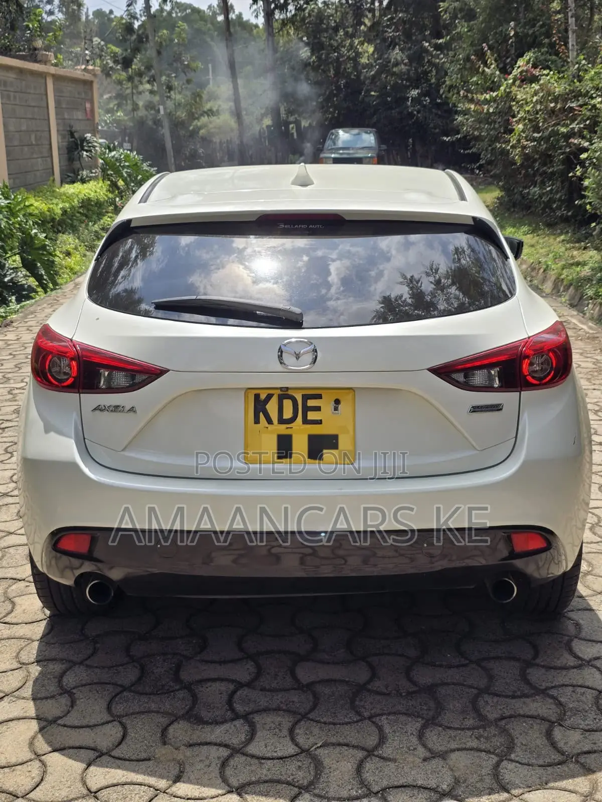 Mazda Axela SV Premium 2014 White