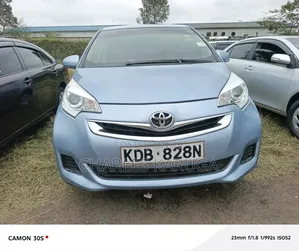 Toyota Ractis 2015 Blue