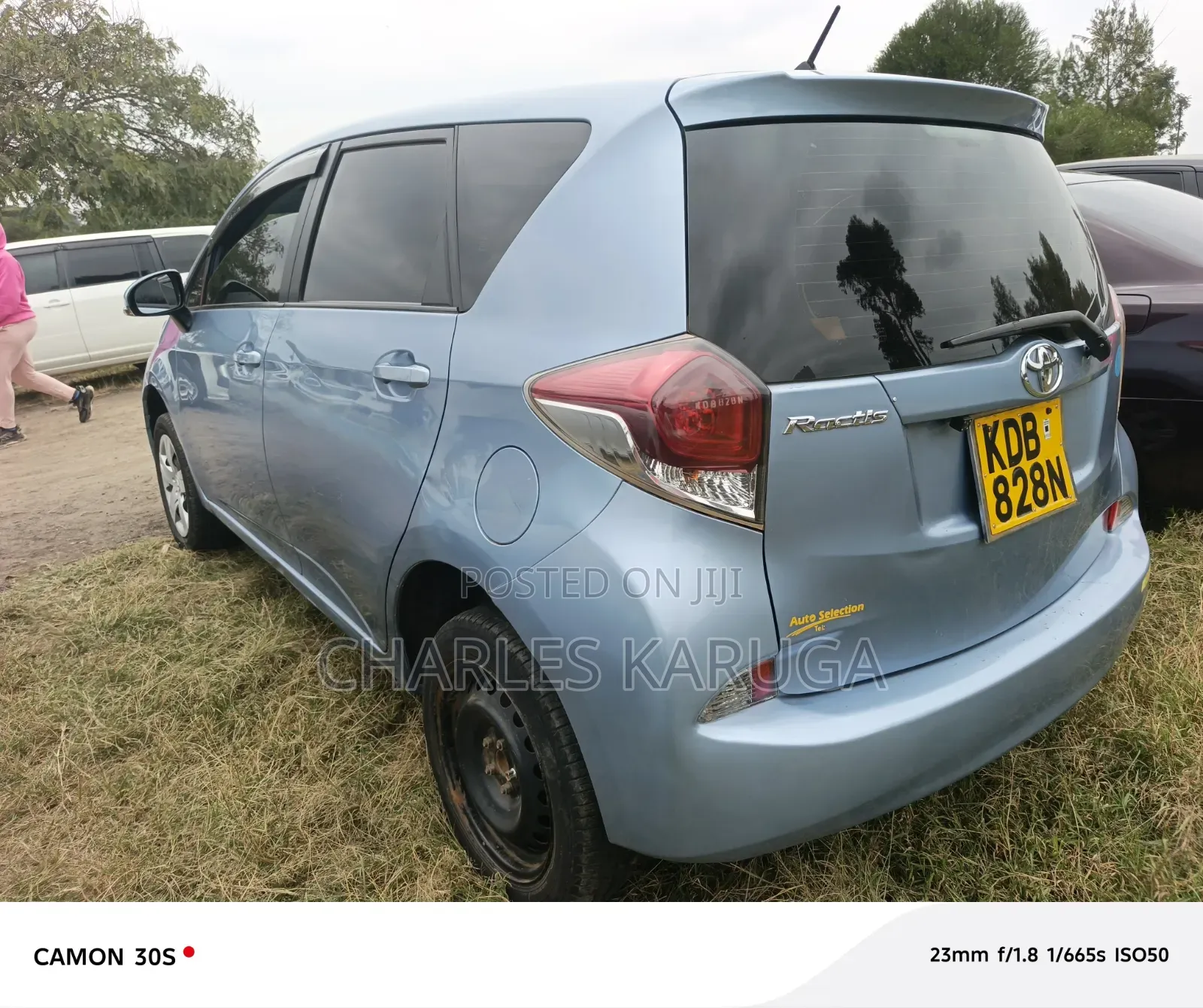 Toyota Ractis 2015 Blue