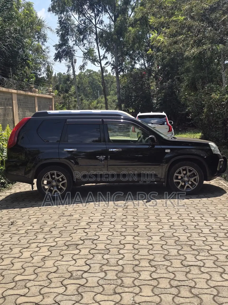Nissan X-Trail 2.0 Petrol AWD 2013 Black