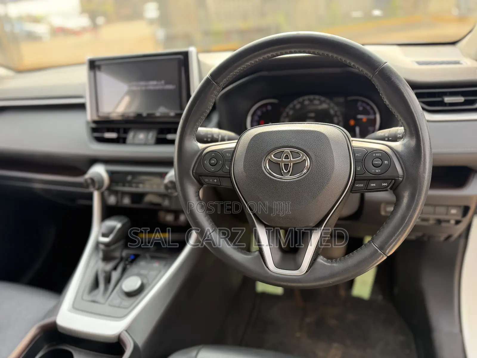 Toyota RAV4 XLE Premium AWD 2019 White