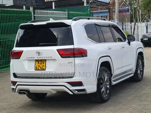 Toyota Land Cruiser 2021 White