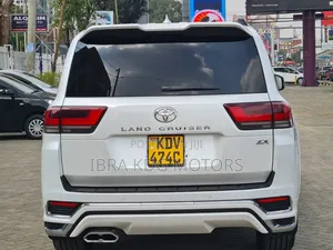 Toyota Land Cruiser 2021 White