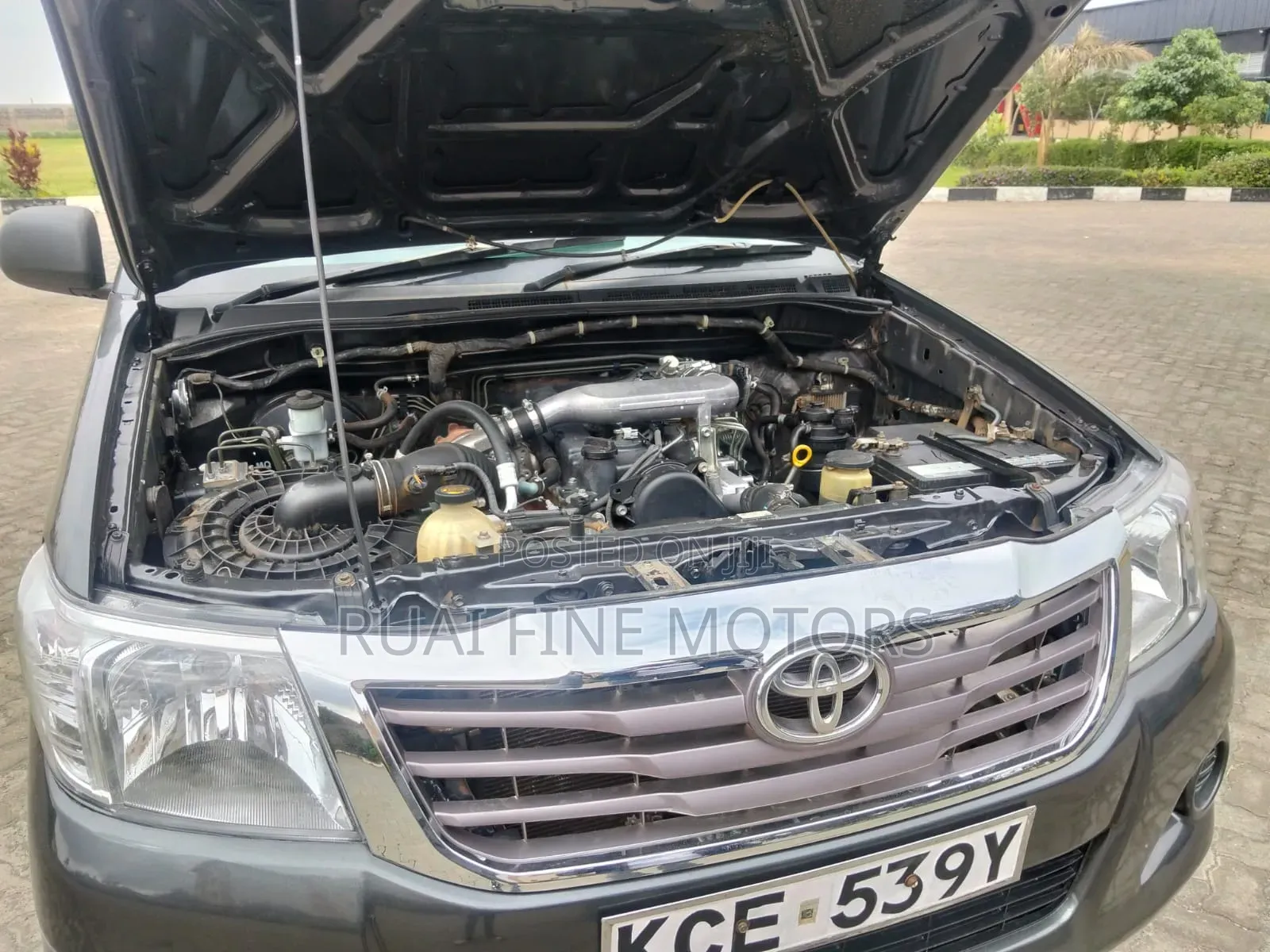Toyota Hilux 2015 Gray