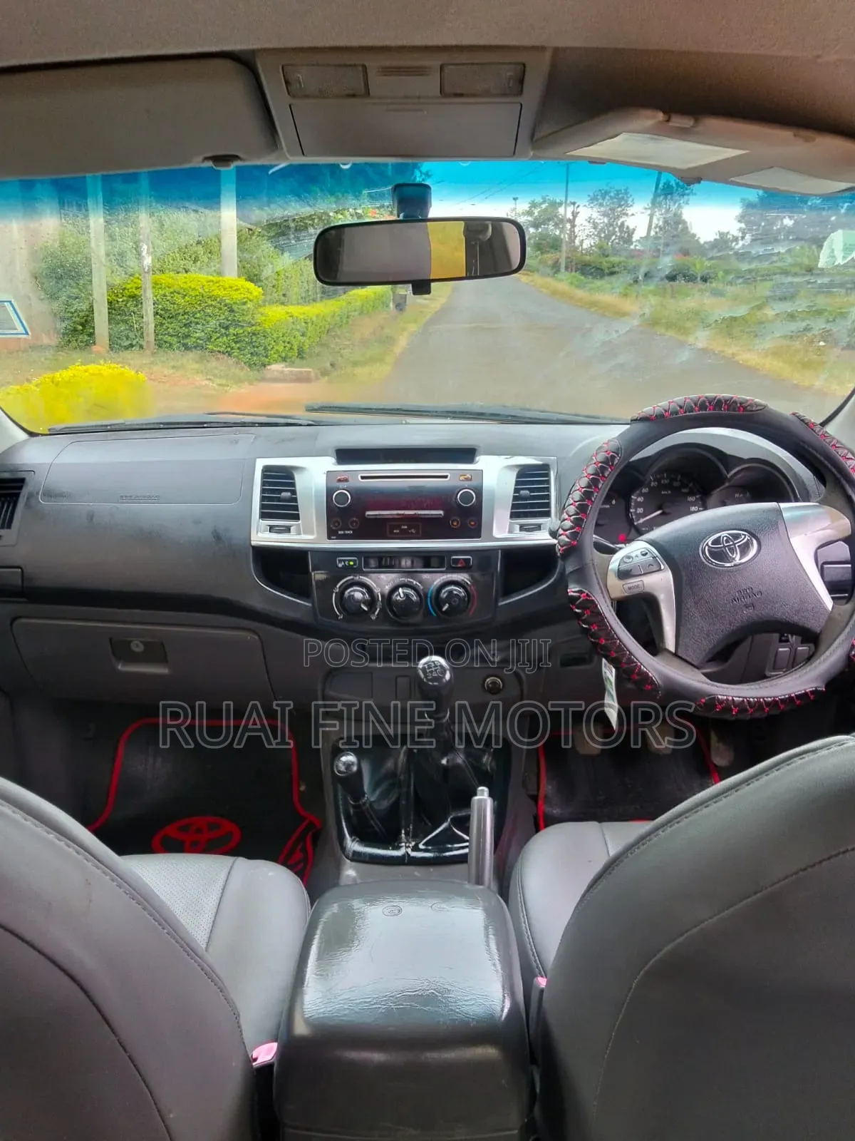 Toyota Hilux 2015 Gray