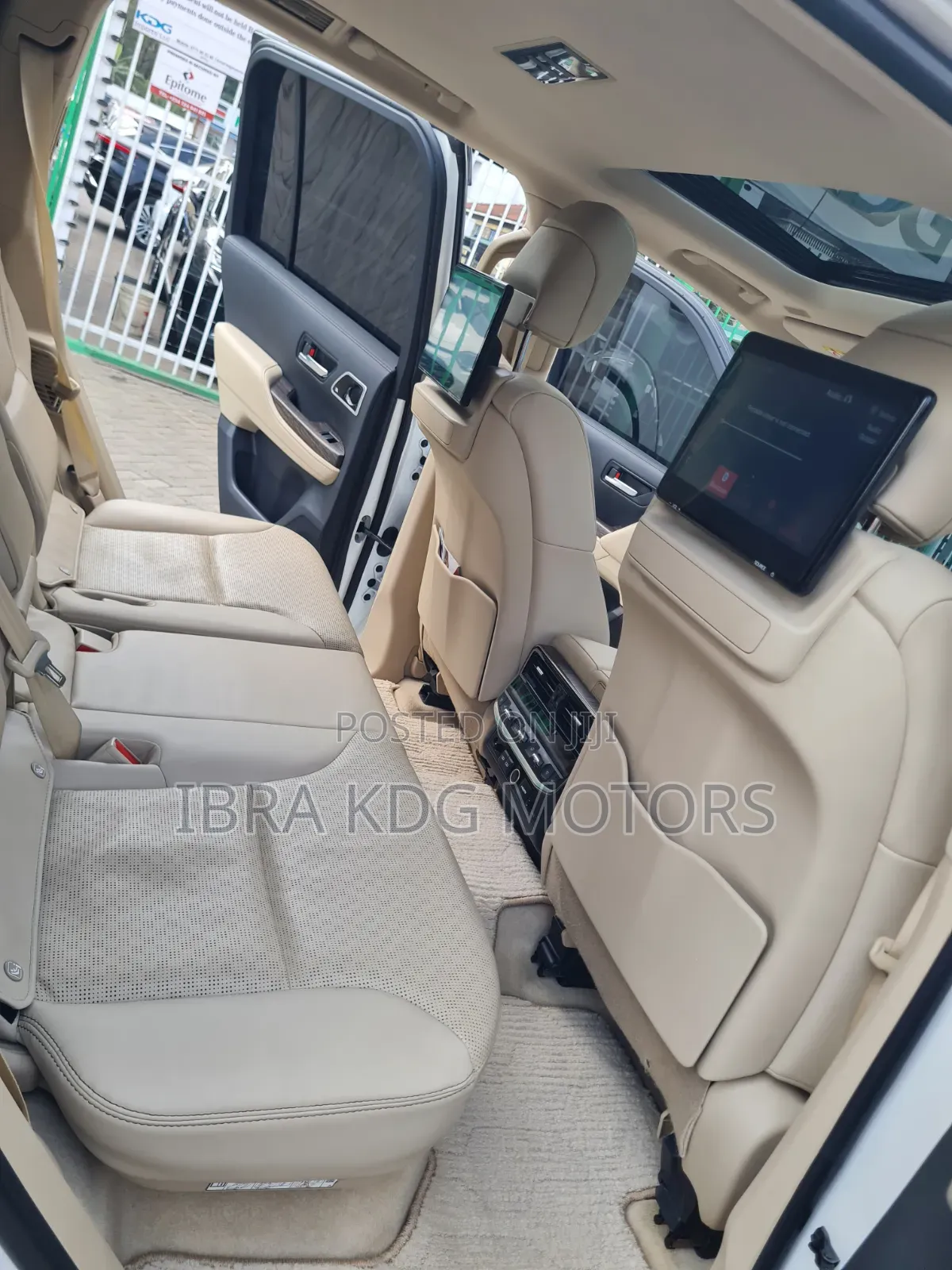 Toyota Land Cruiser 2021 White