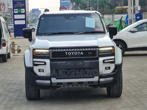 Toyota Land Cruiser Prado 2024 White