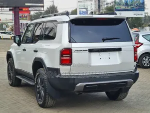 Toyota Land Cruiser Prado 2024 White