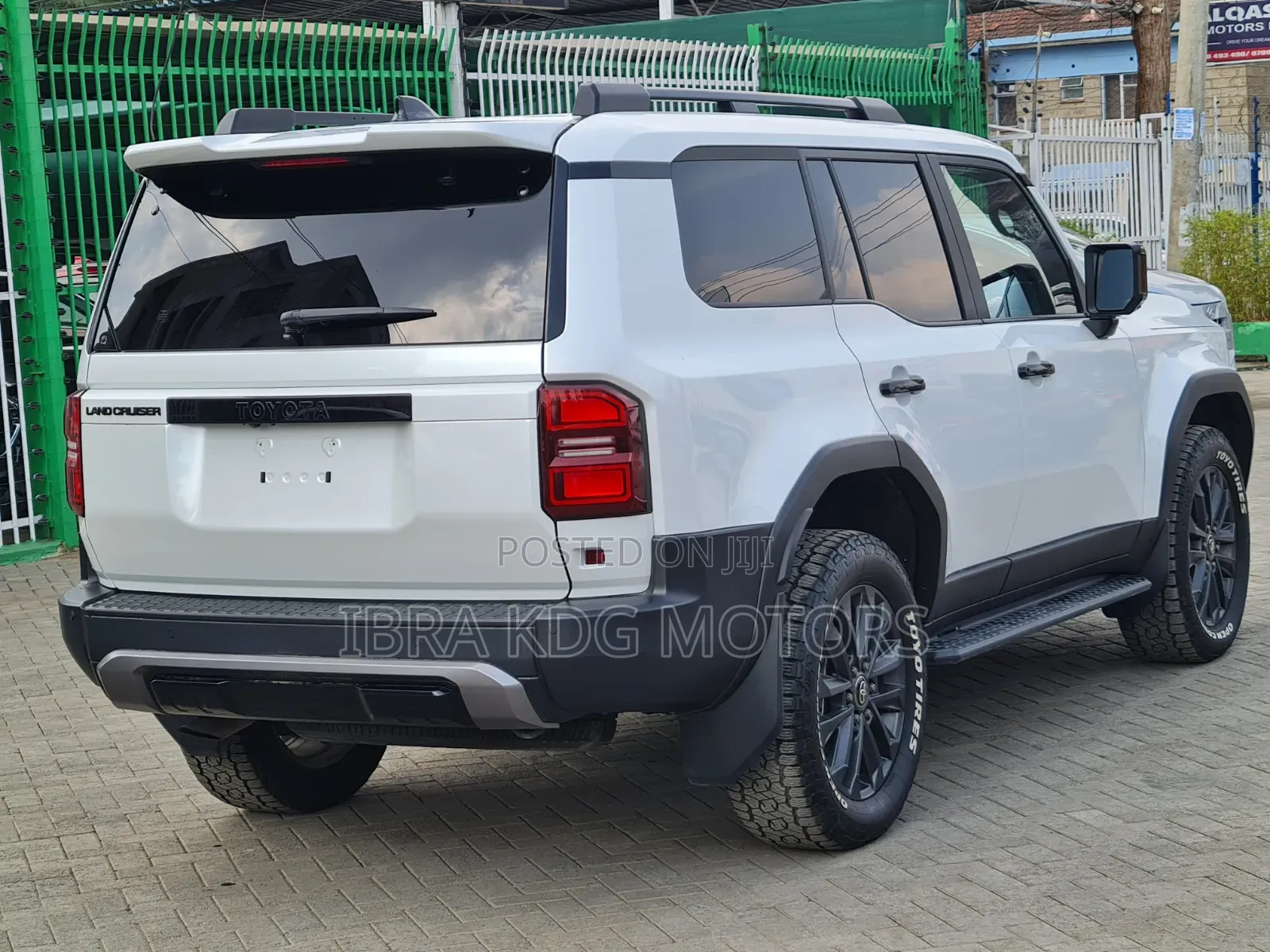 Toyota Land Cruiser Prado 2024 White