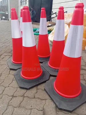 Heavyweight Traffic Cones 75cm