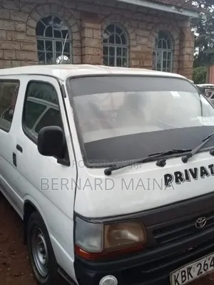 Toyota HiAce 2006 White