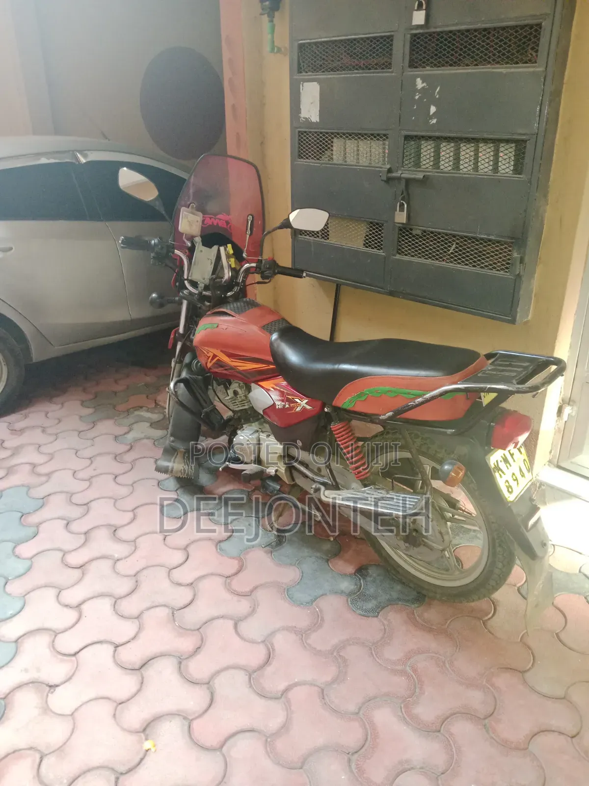 TVS HLX Plus ES 2021 Red