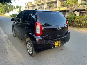 Toyota Passo 2016 Maroon
