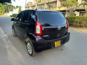 Toyota Passo 2016 Maroon