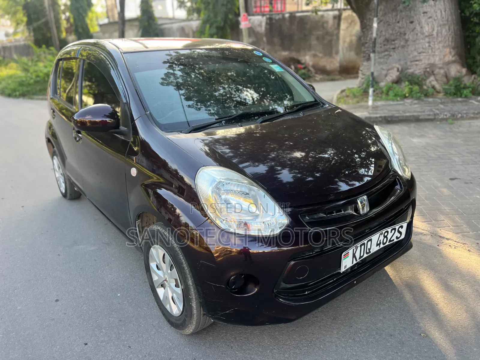 Toyota Passo 2016 Maroon