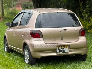 Toyota Vitz 2002 Gold
