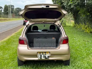 Toyota Vitz 2002 Gold