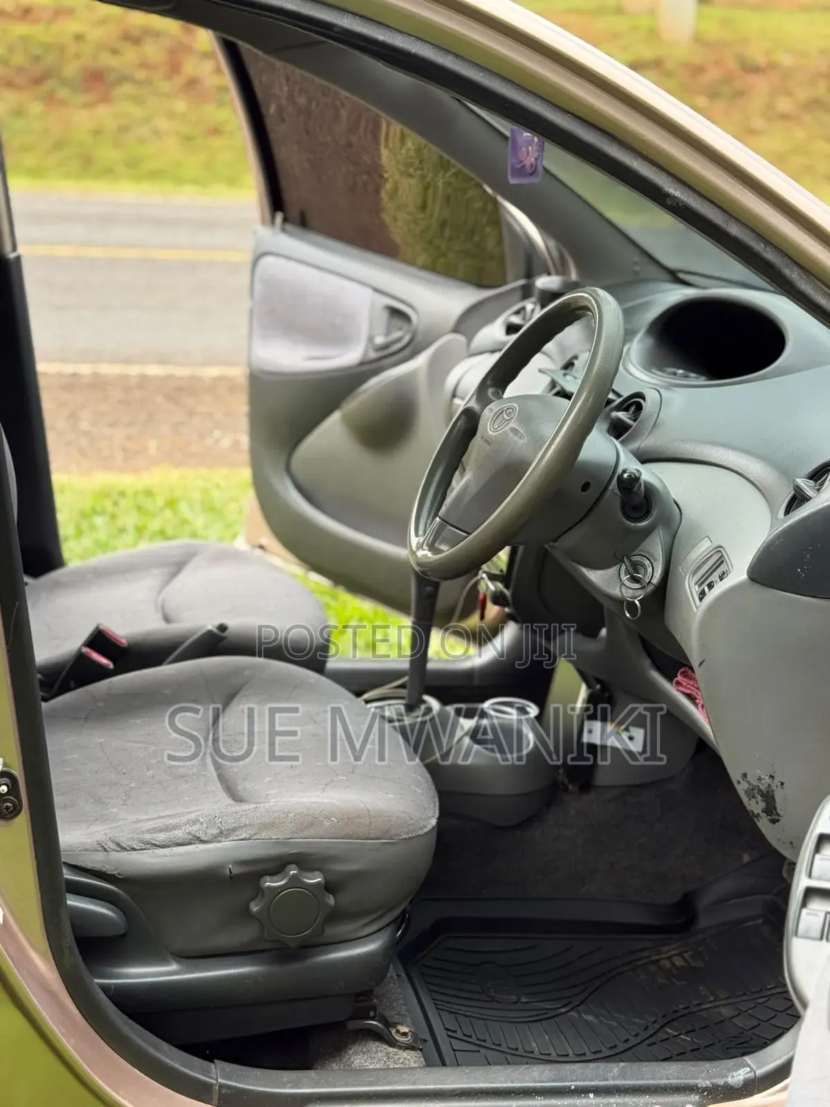 Toyota Vitz 2002 Gold