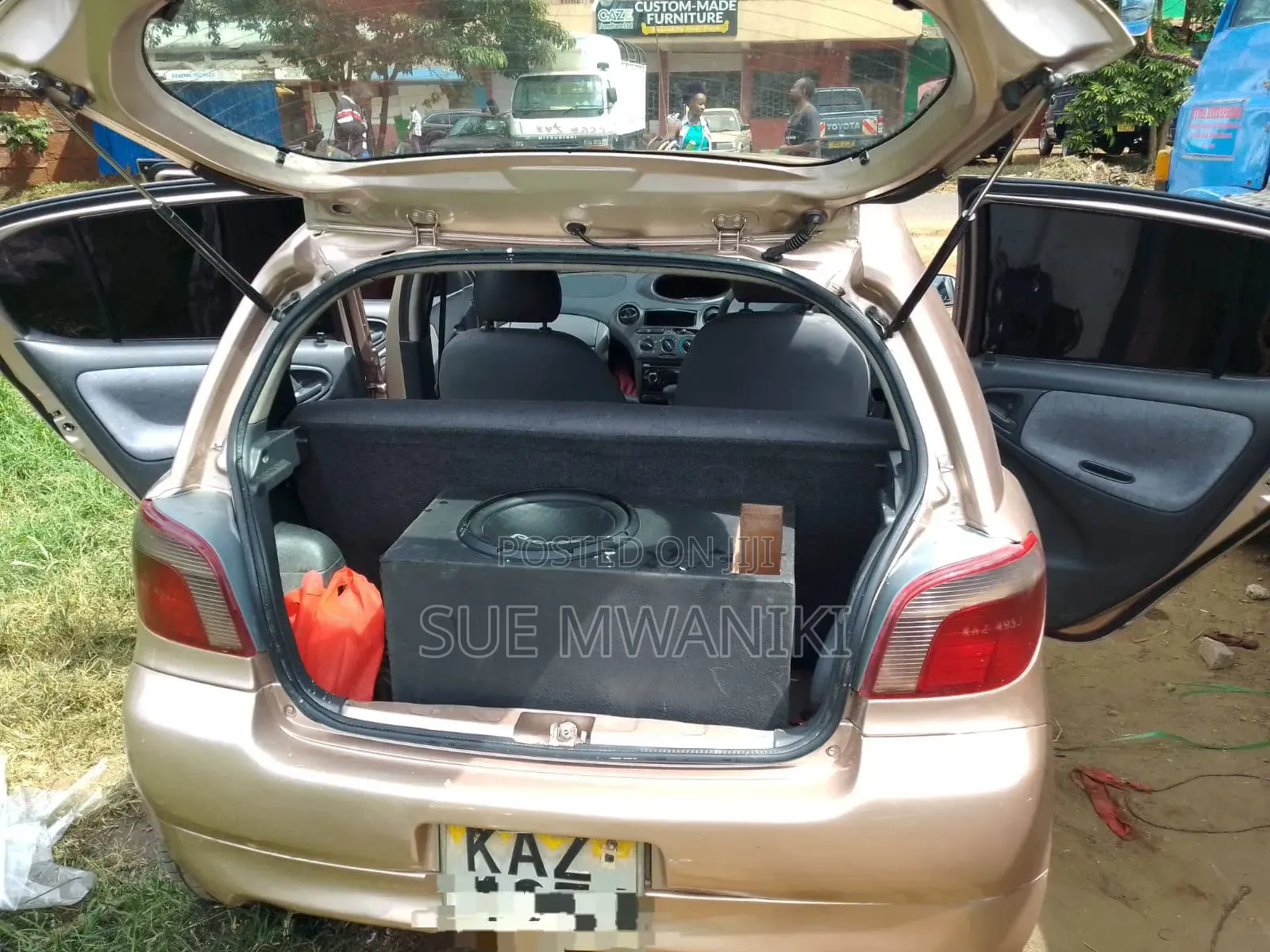 Toyota Vitz 2002 Gold