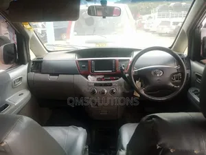 Toyota Noah 2005 Silver