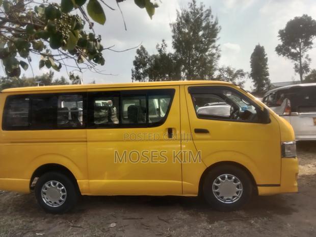 Toyota HiAce 2015 Yellow - main view