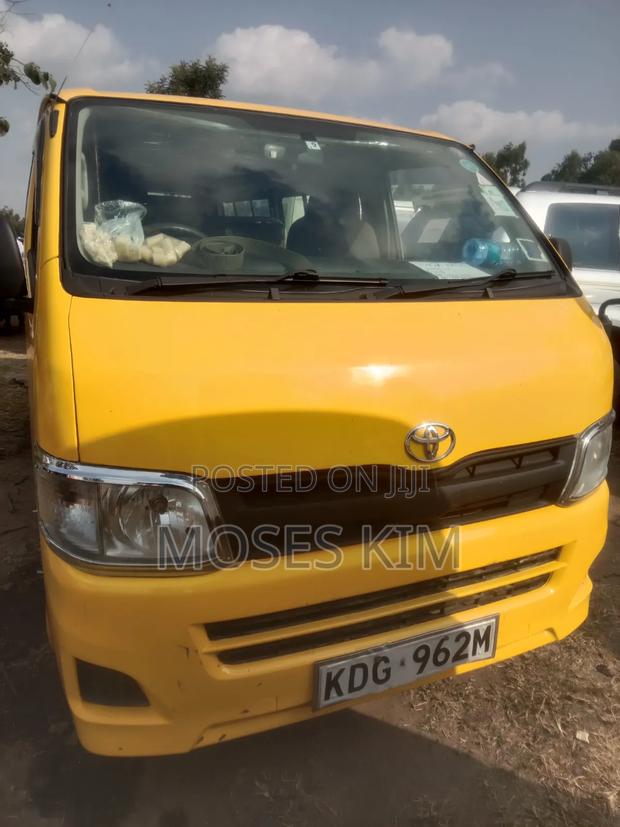Toyota HiAce 2015 Yellow - thumbnail 3