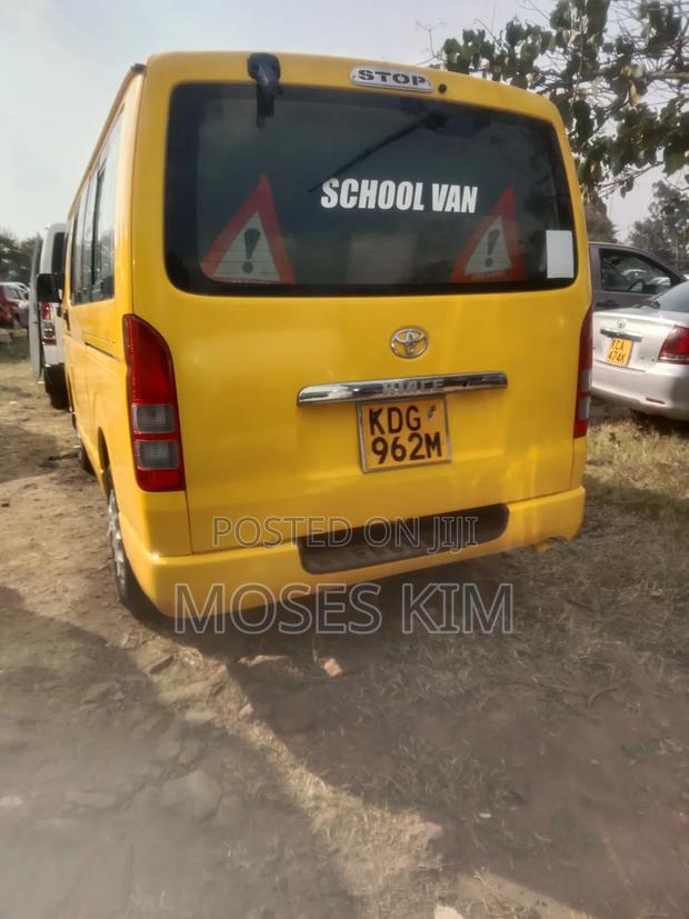 Toyota HiAce 2015 Yellow - thumbnail 4