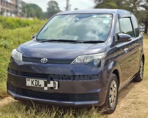 Toyota Spade 2015 Purple
