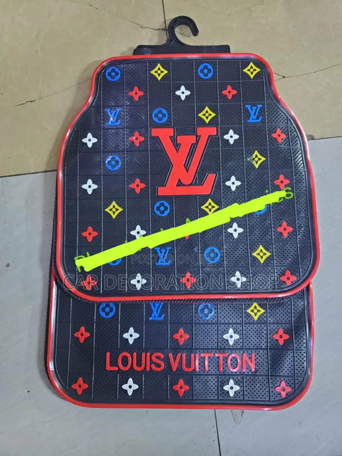 5pc Toyota Car Floor Mats With Multicolored Holographic Logo Design