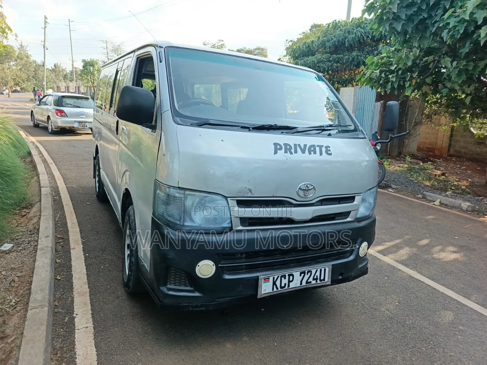 Toyota HiAce 2011 Silver