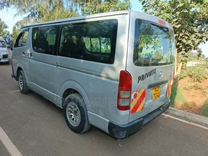 Toyota HiAce 2011 Silver