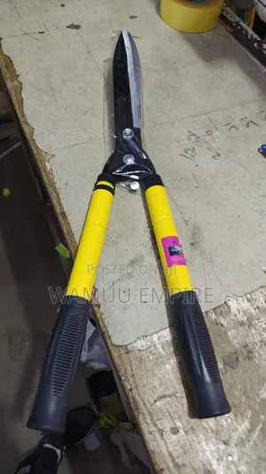 Heavy-Duty Manual Hedge Shears