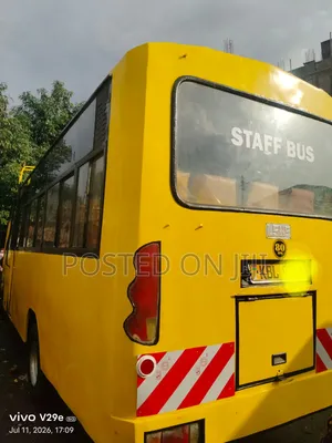 Isuzu NQR 2009 Yellow