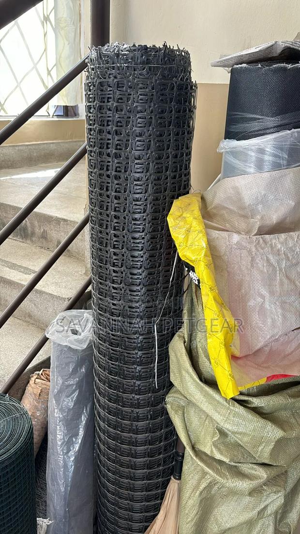 High Quality Protective Fence Net Plastic Mesh -1.5m By 25m - thumbnail 3