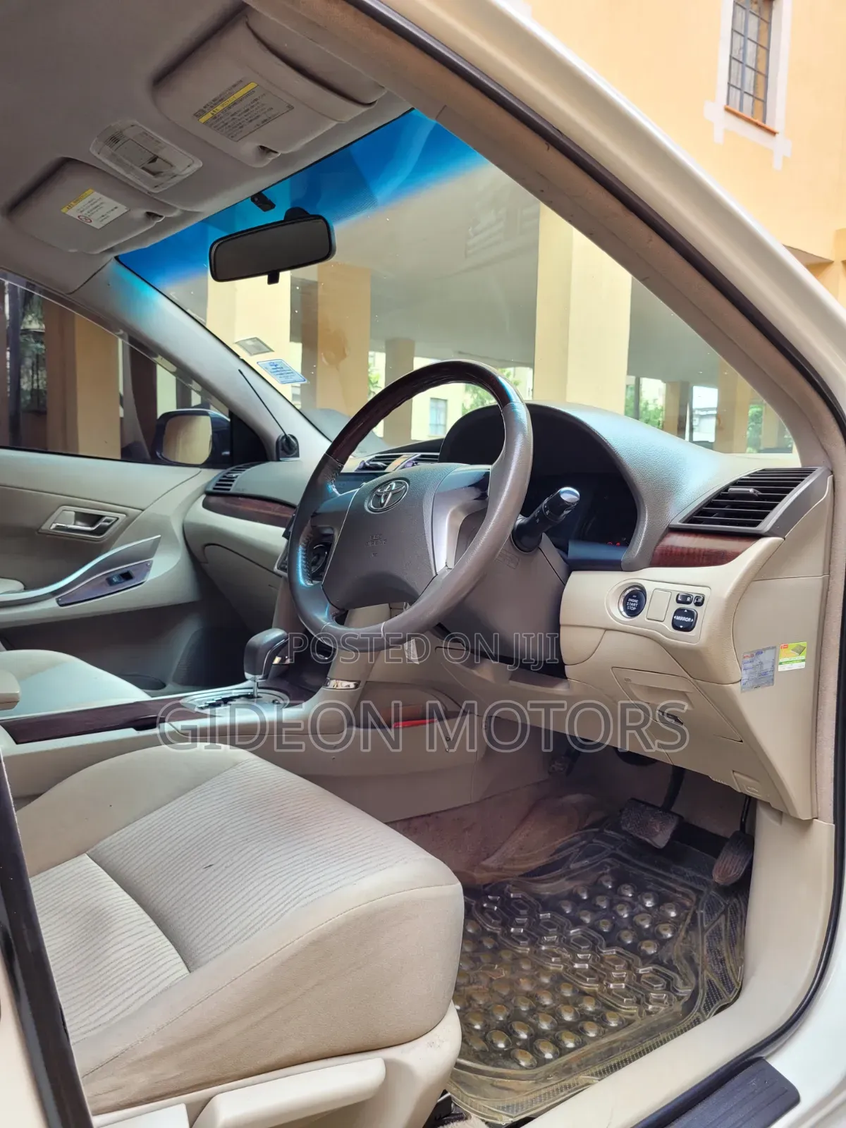 Toyota Premio 2013 White