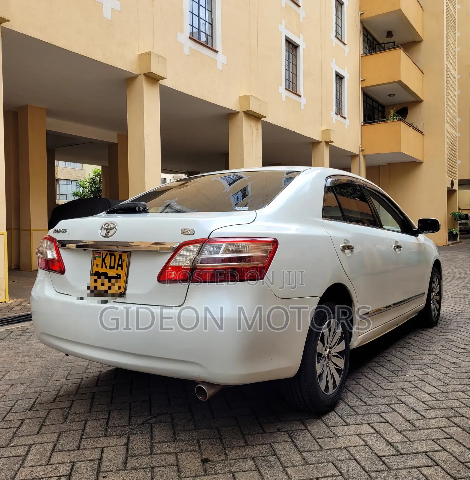 Toyota Premio 2013 White