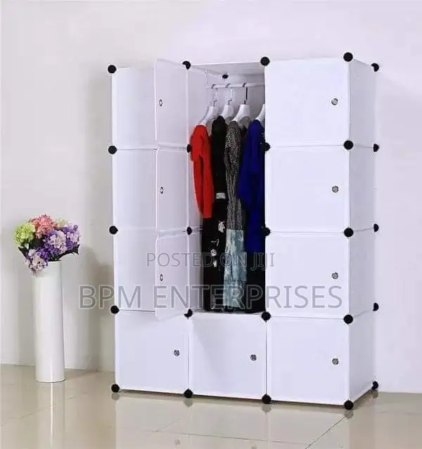 Nunix Portable 3-Column Plastic Wardrobe With Closet