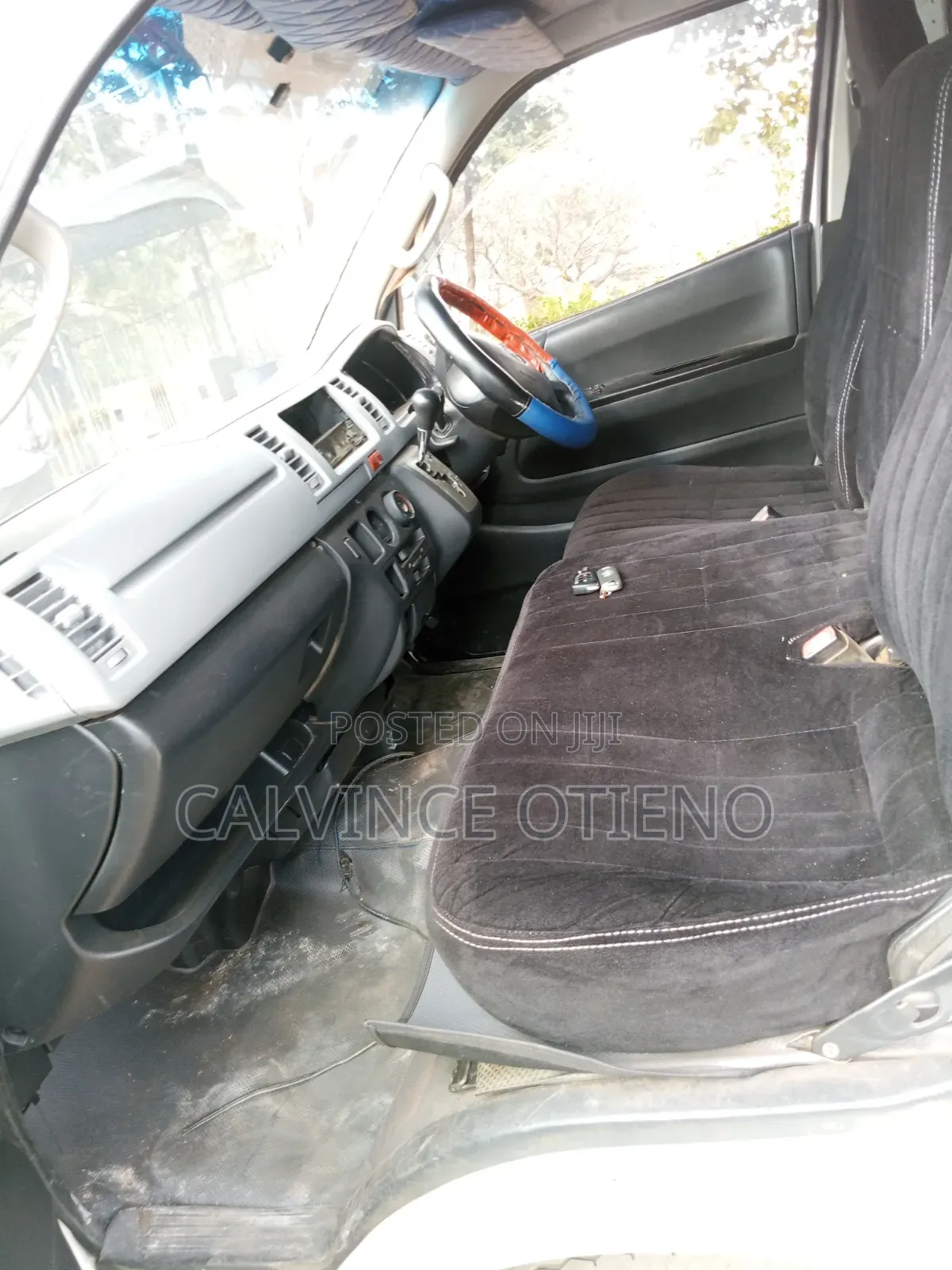Toyota HiAce 2012 White