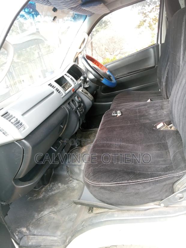 Toyota HiAce 2012 White - thumbnail 7