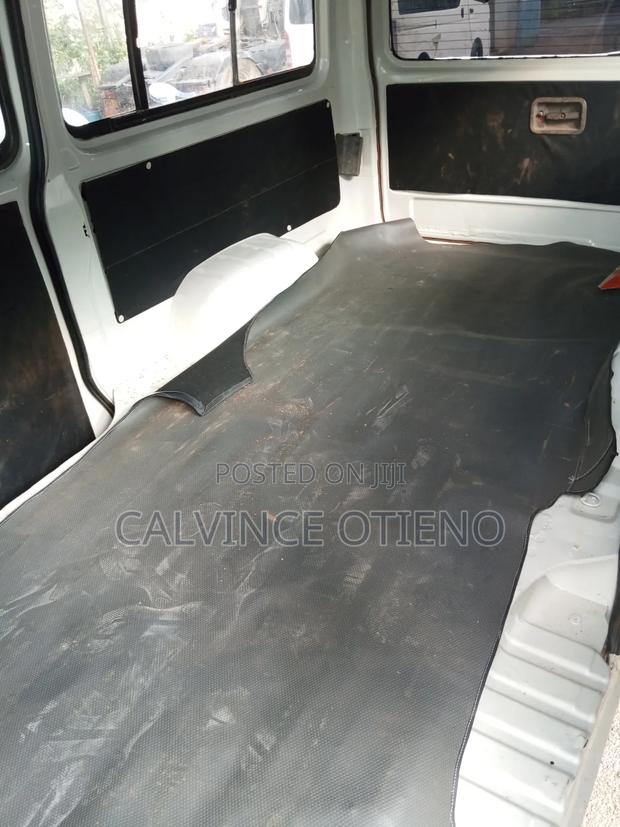 Toyota HiAce 2012 White - thumbnail 8