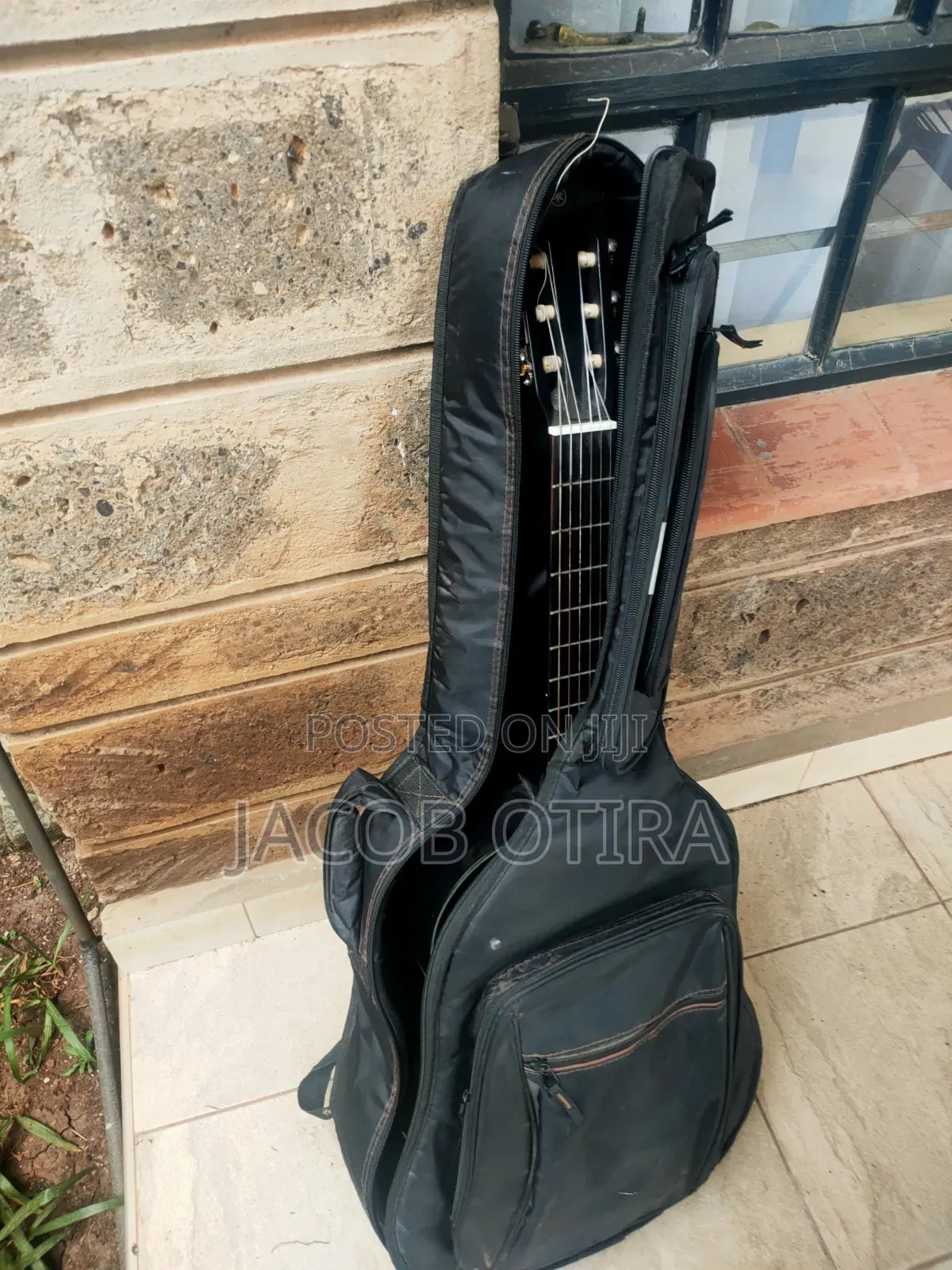 Yamaha C40 Guitar + Quality Bag + Capo