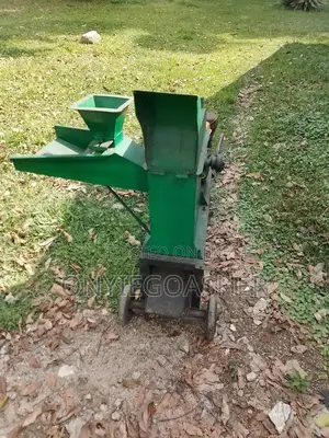 Feed Chopper Machine With Petrol Engineksh 18,500negotiable
