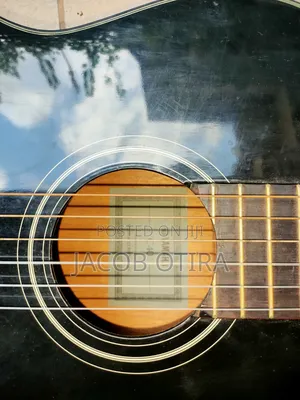 Yamaha C40 Guitar + Quality Bag + Capo