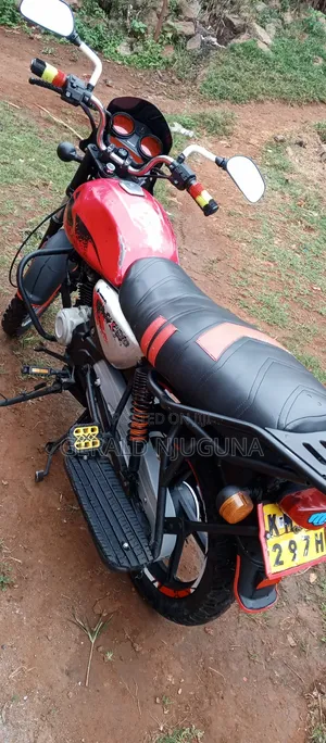 Bajaj Boxer 150 UG 2021 Red