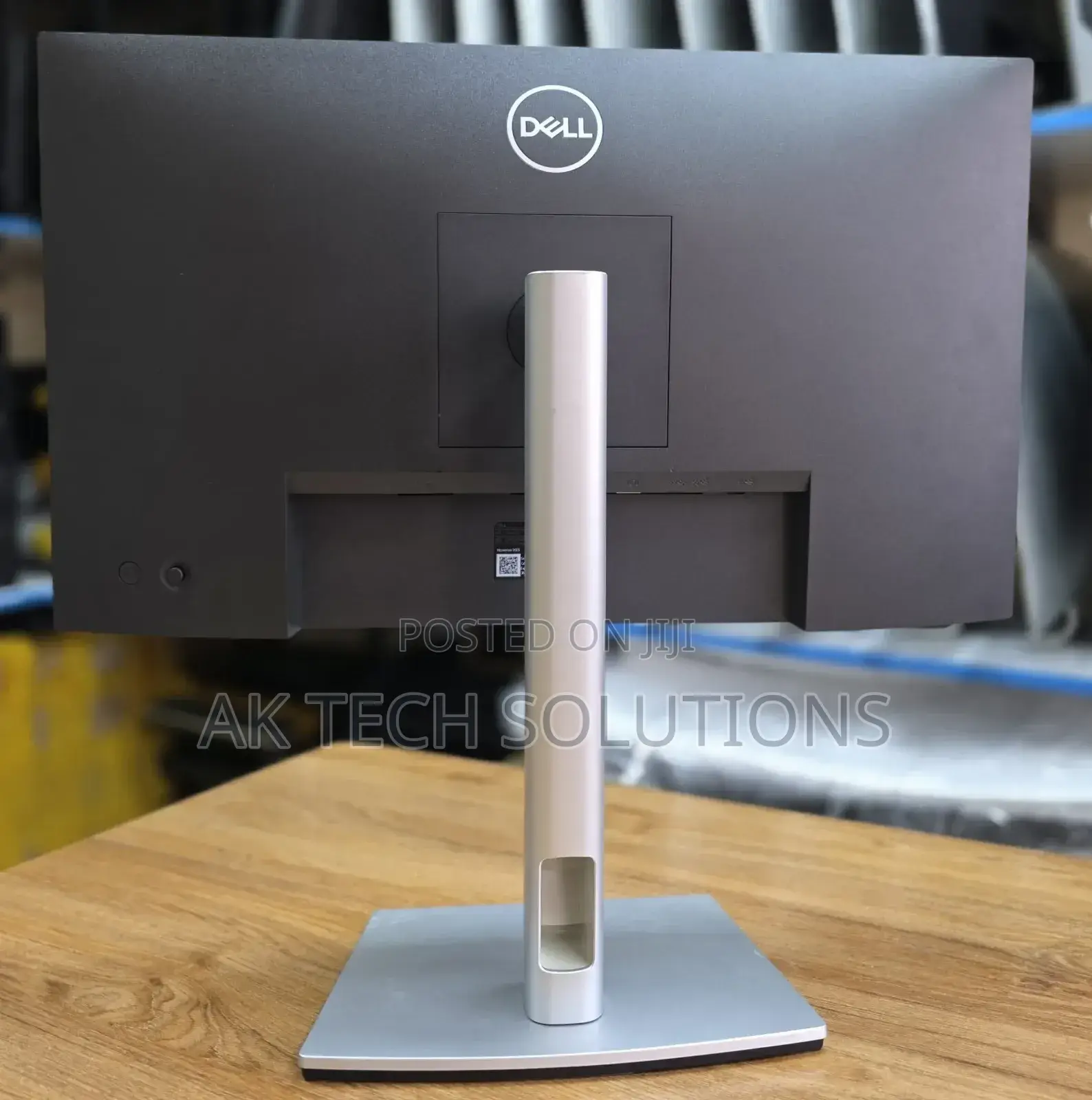 Dell P2422h
24 Inch Edge to Edge Monitor 
Full Hd