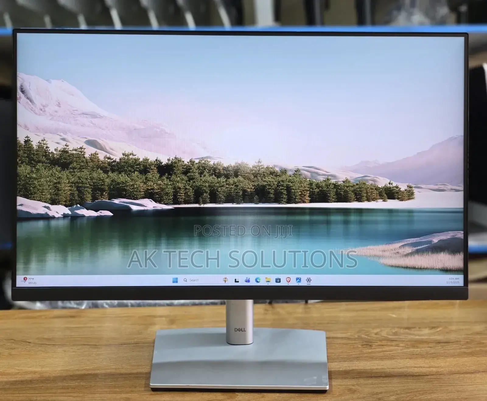 Dell P2422h
24 Inch Edge to Edge Monitor 
Full Hd