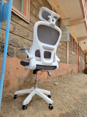 Comfort Executive Office Chairs With a Headrest