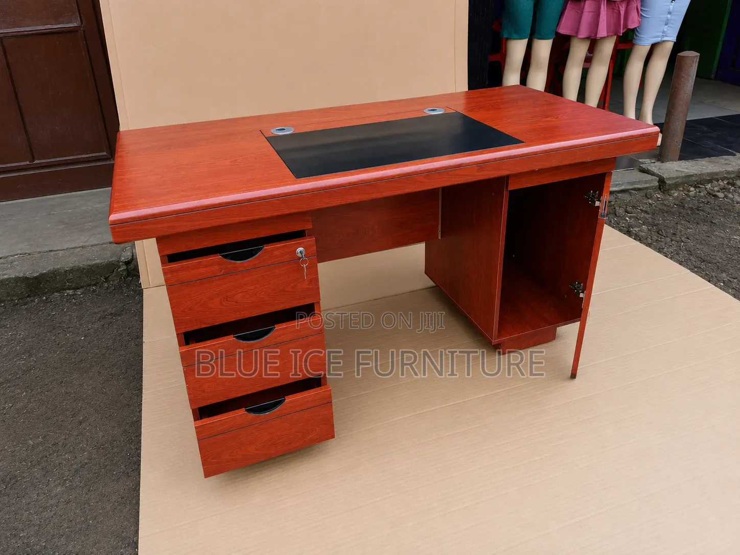 Mahogany Office Desk With Drawers